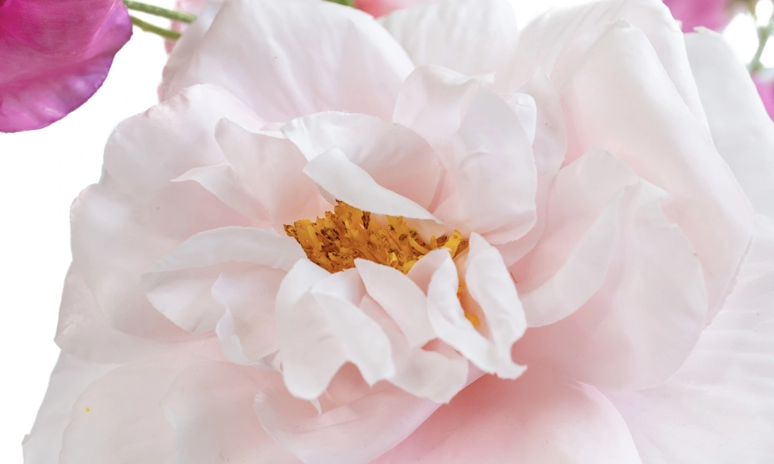 klein goud vaasje roze bloemen 8001
